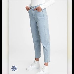 NWT GAP Women's Tall‎ High Rise Mom Jeans With Washwell™